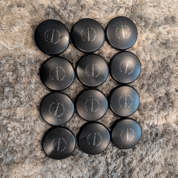 Black Round Containers - Picture 11 of 12